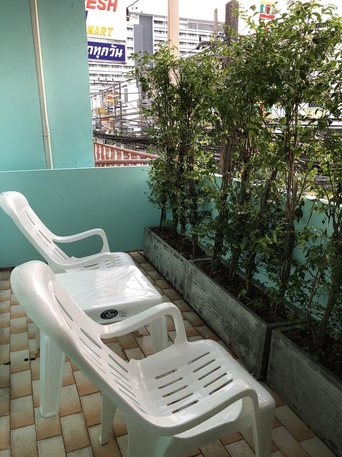 H2B Hostel Phuket Exterior photo